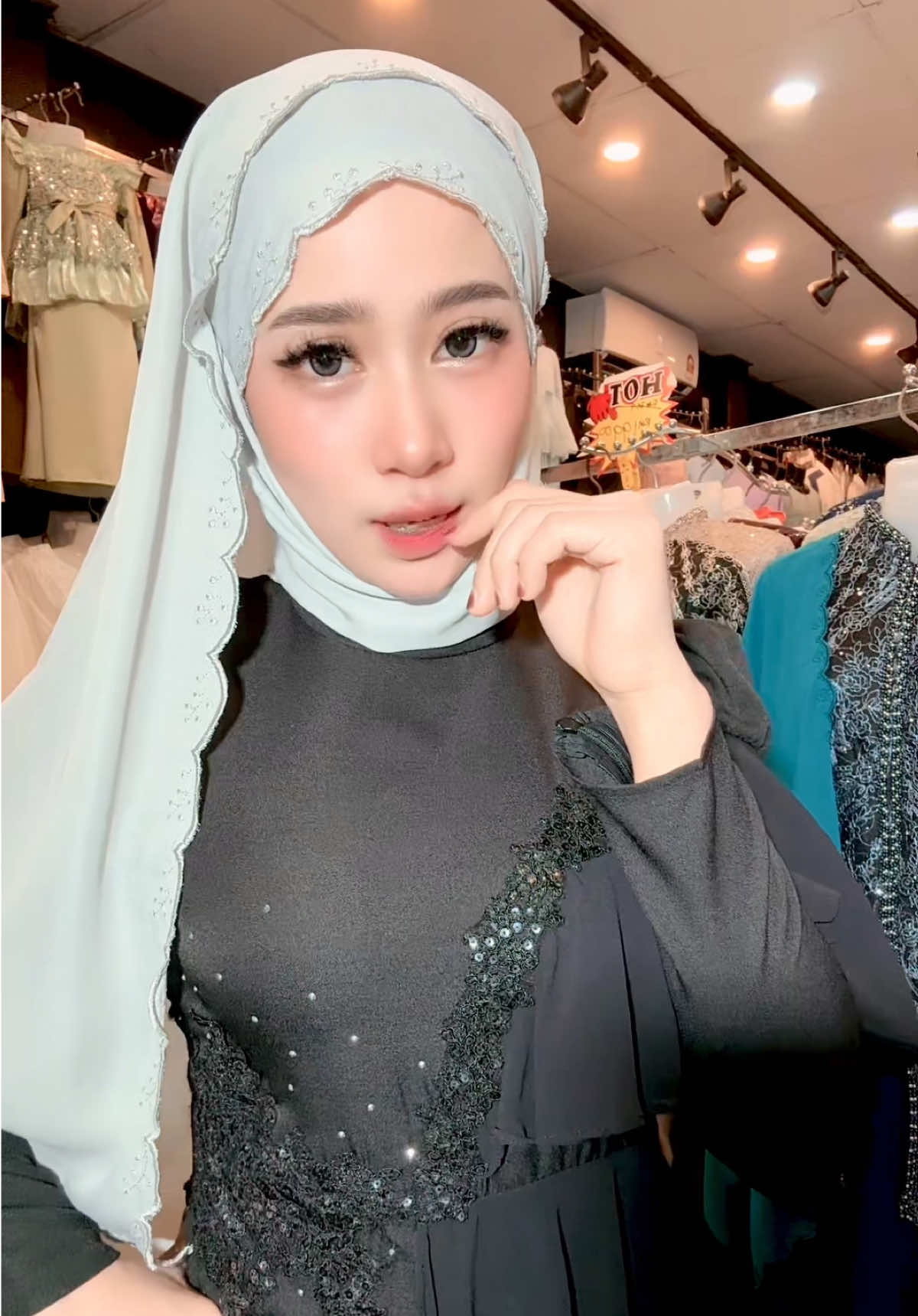 @Elly Emylia Boutique