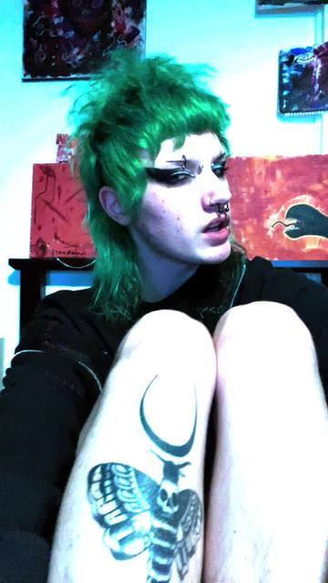 @imthegremlininurwalls🧍
