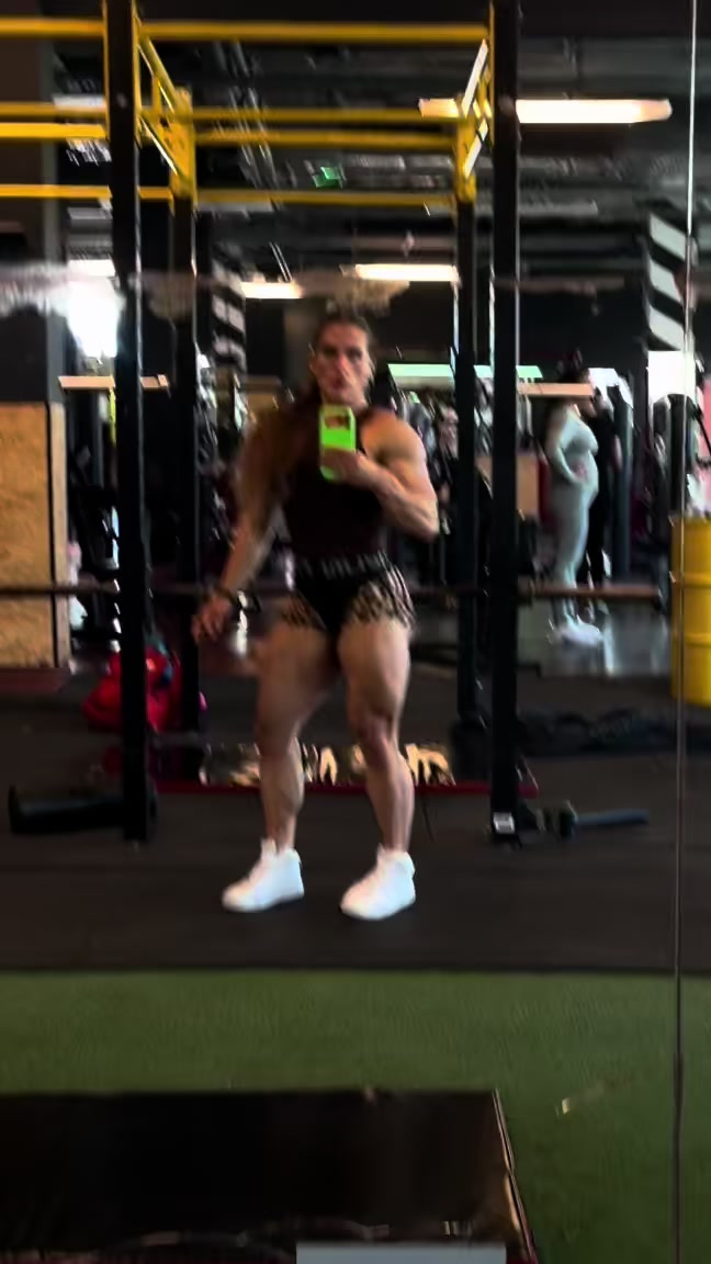 @Muscle mommy 🍑
