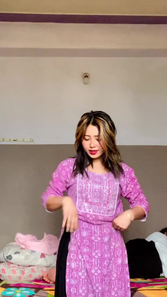 @ANUSHKA🤗