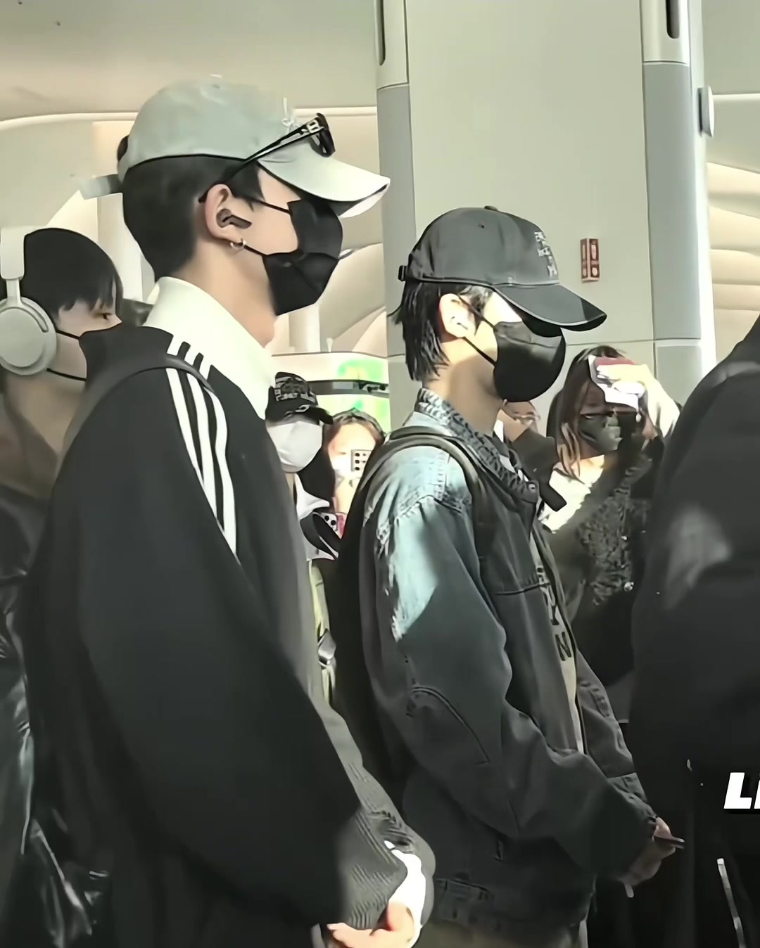 @Ꮪ𝗨𝝢𝗢𝗢🦊