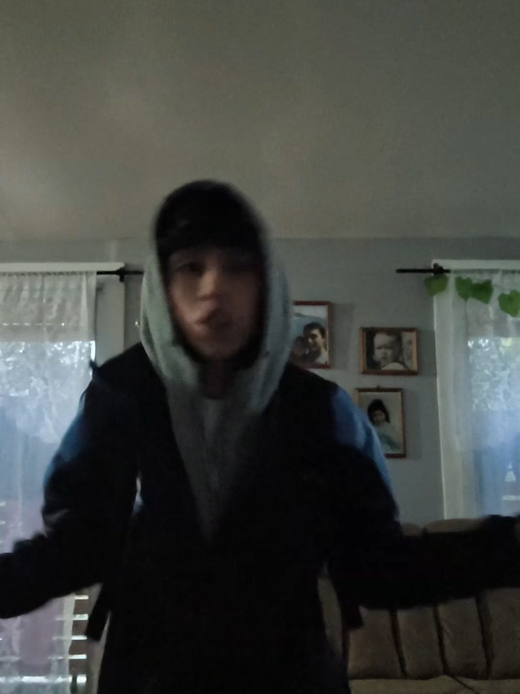 @...