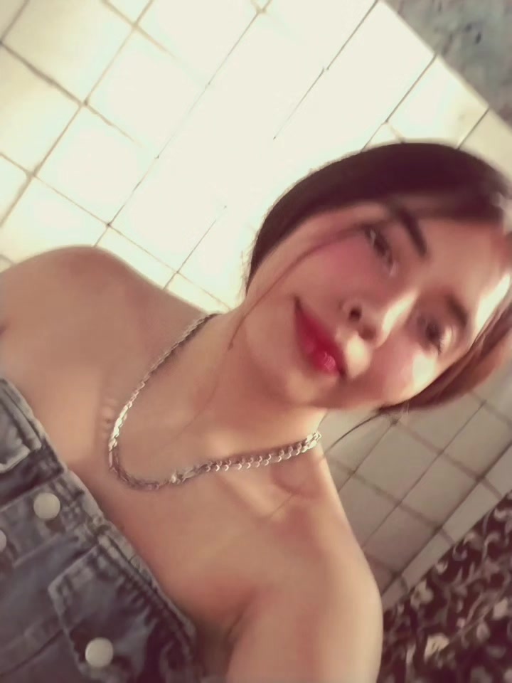 @Emely_Ofi
