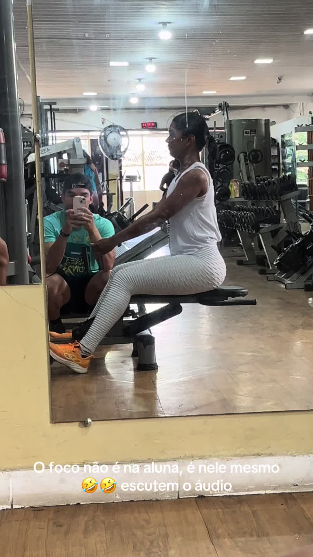 @Tais Ara&uacute;jo