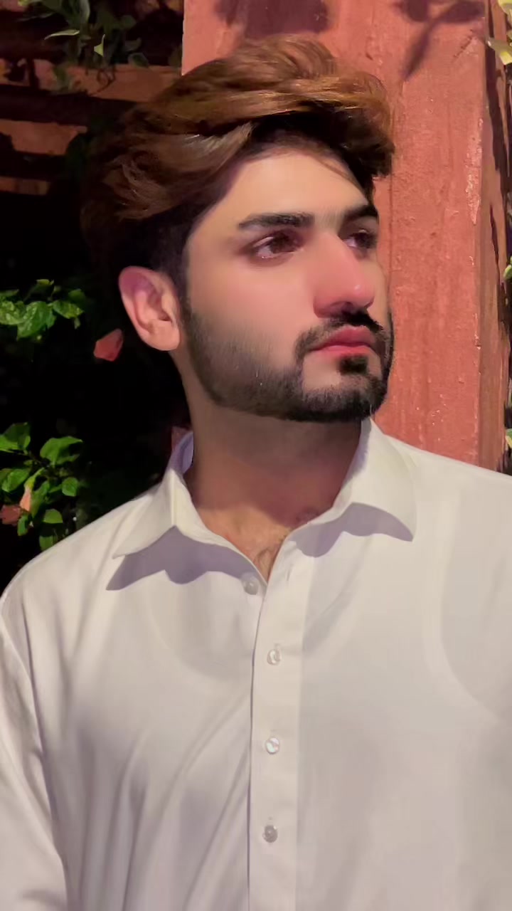 @KHAN🇵🇰