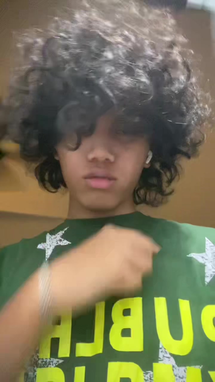 @Akwru