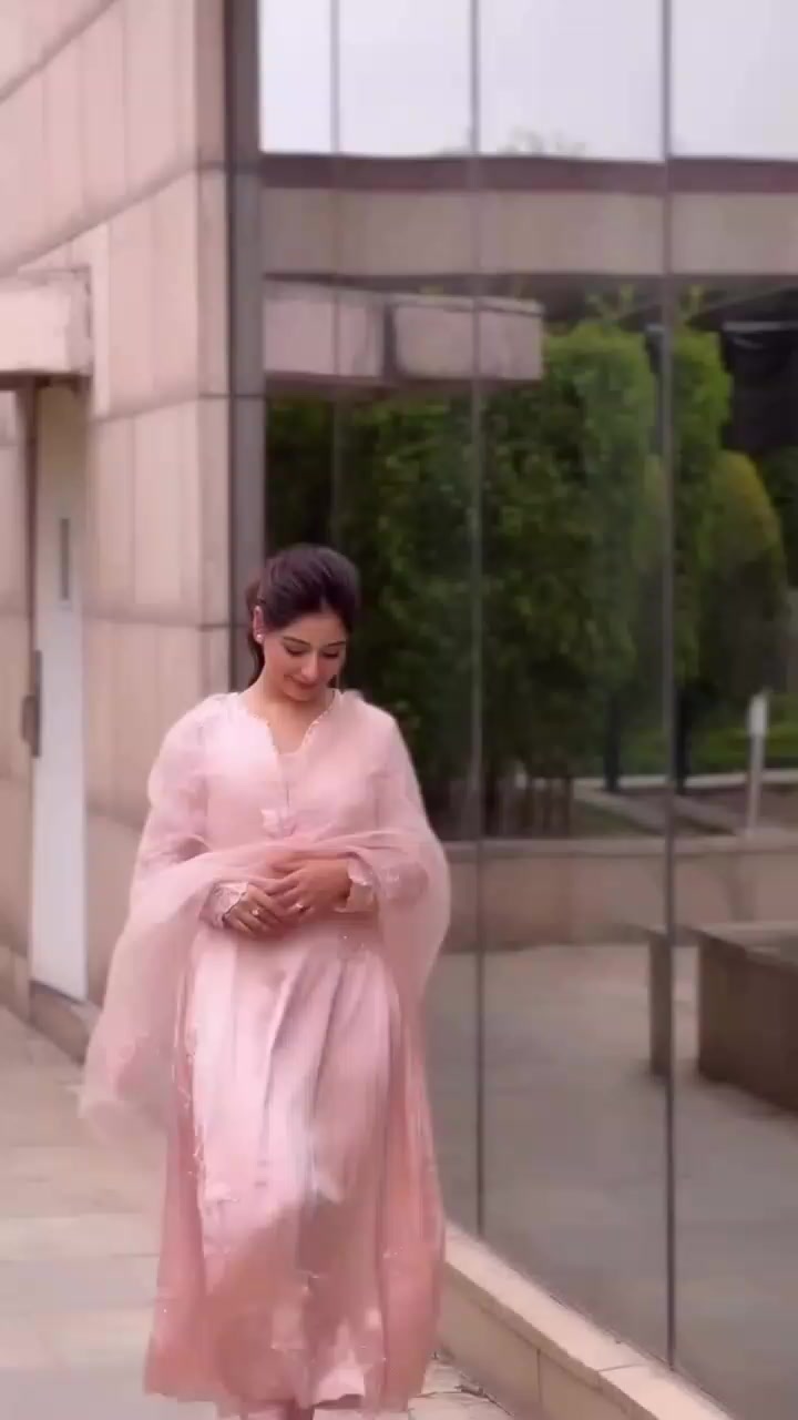 @Tania_world_🌎