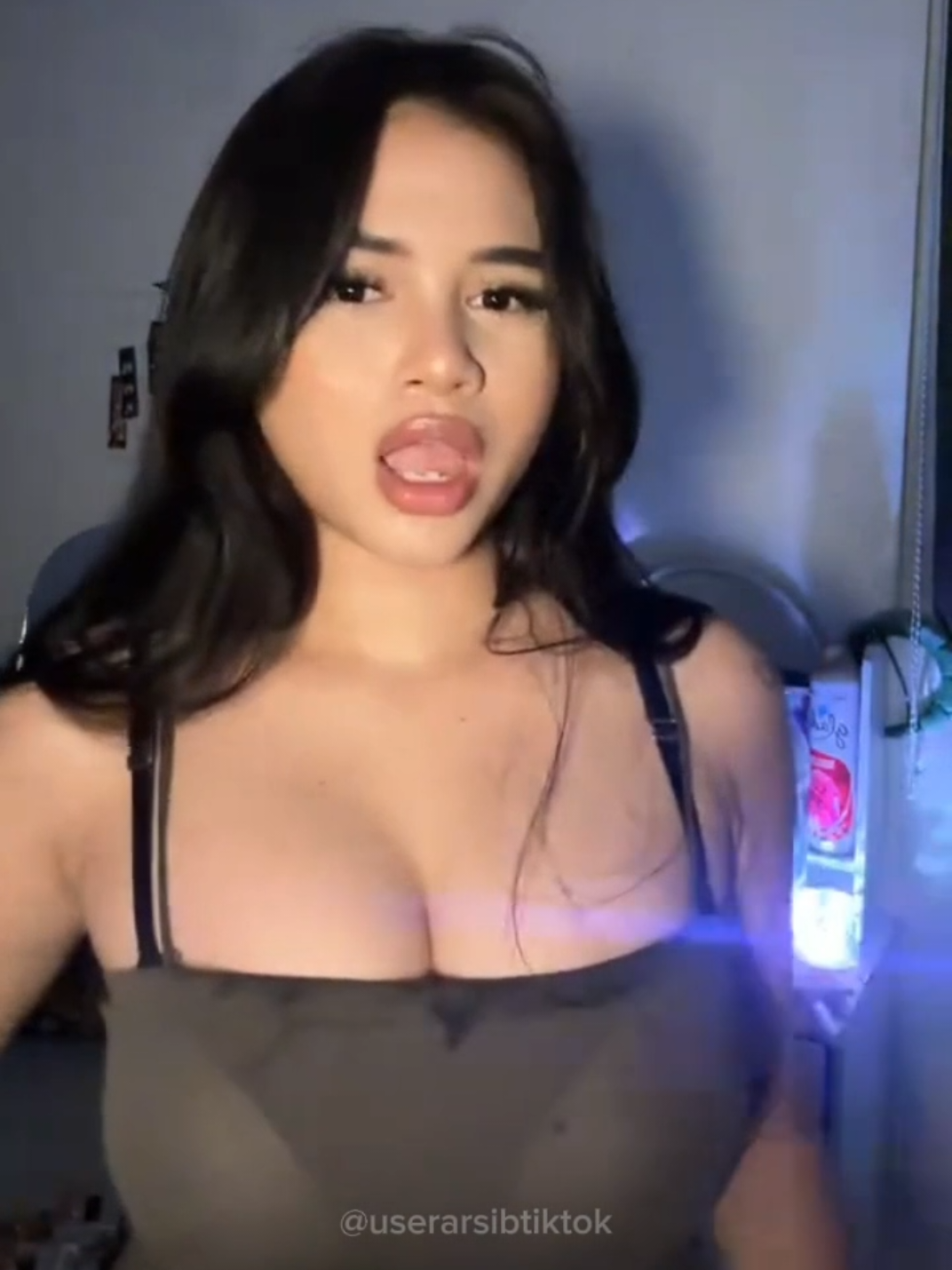 @user85719185099