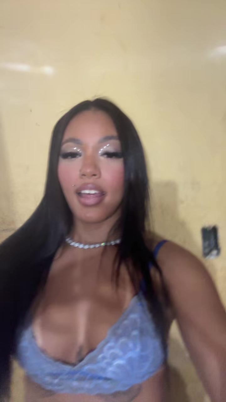 @Ofc_annasilva_