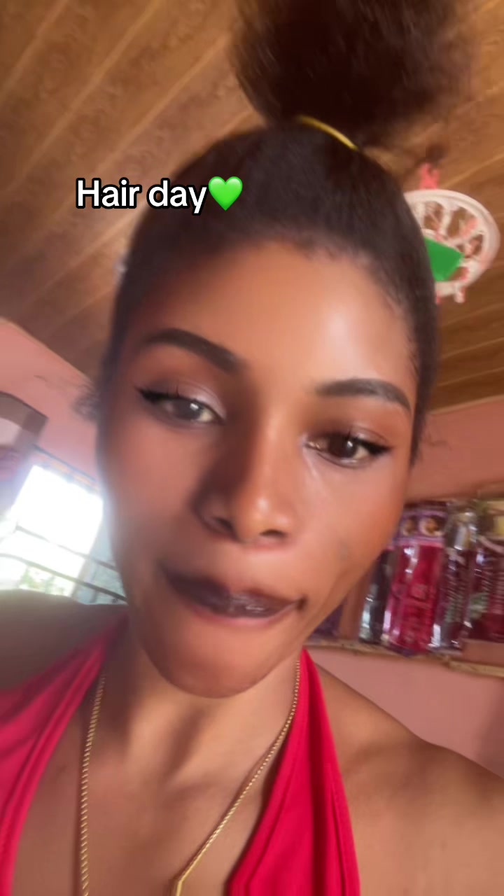 @>>>SHE’S A LONER🥹📌<<<<