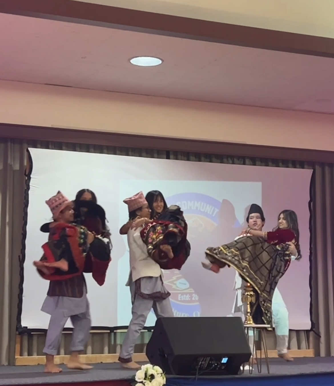 @Dancegroup