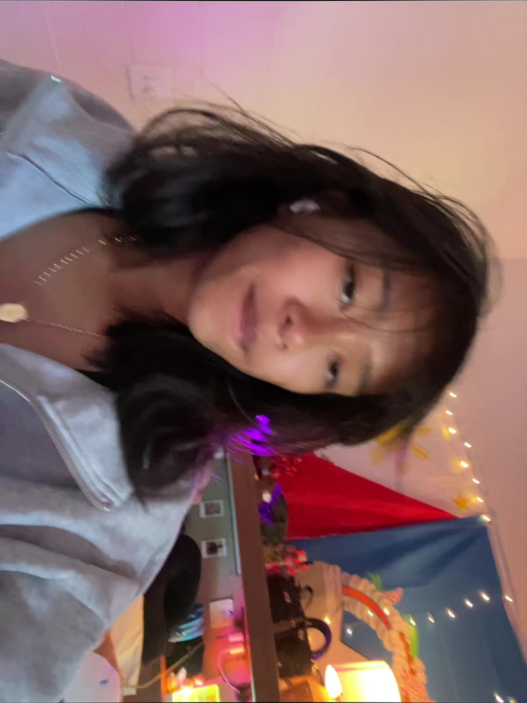 @Riaaa