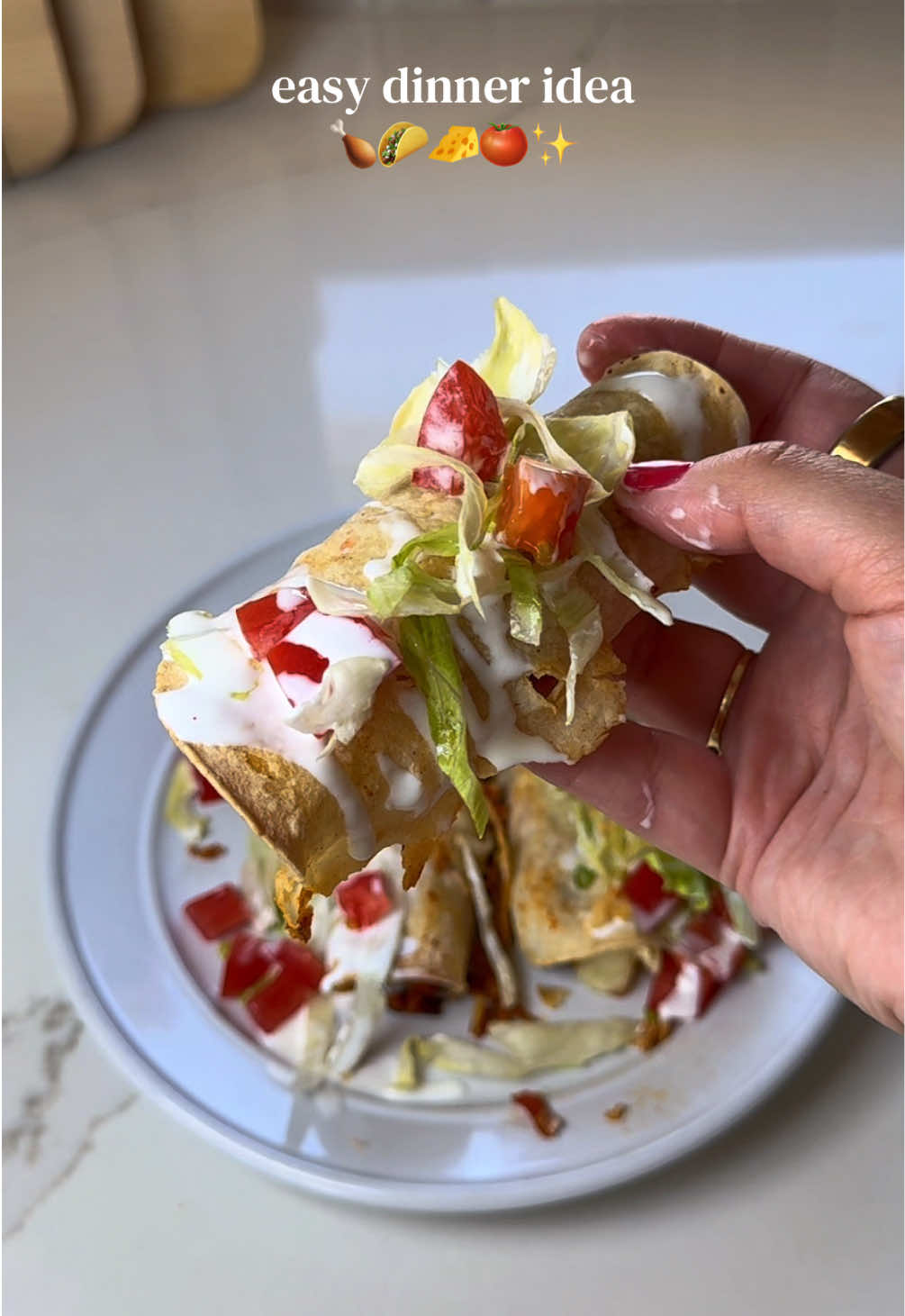 @adellacooks