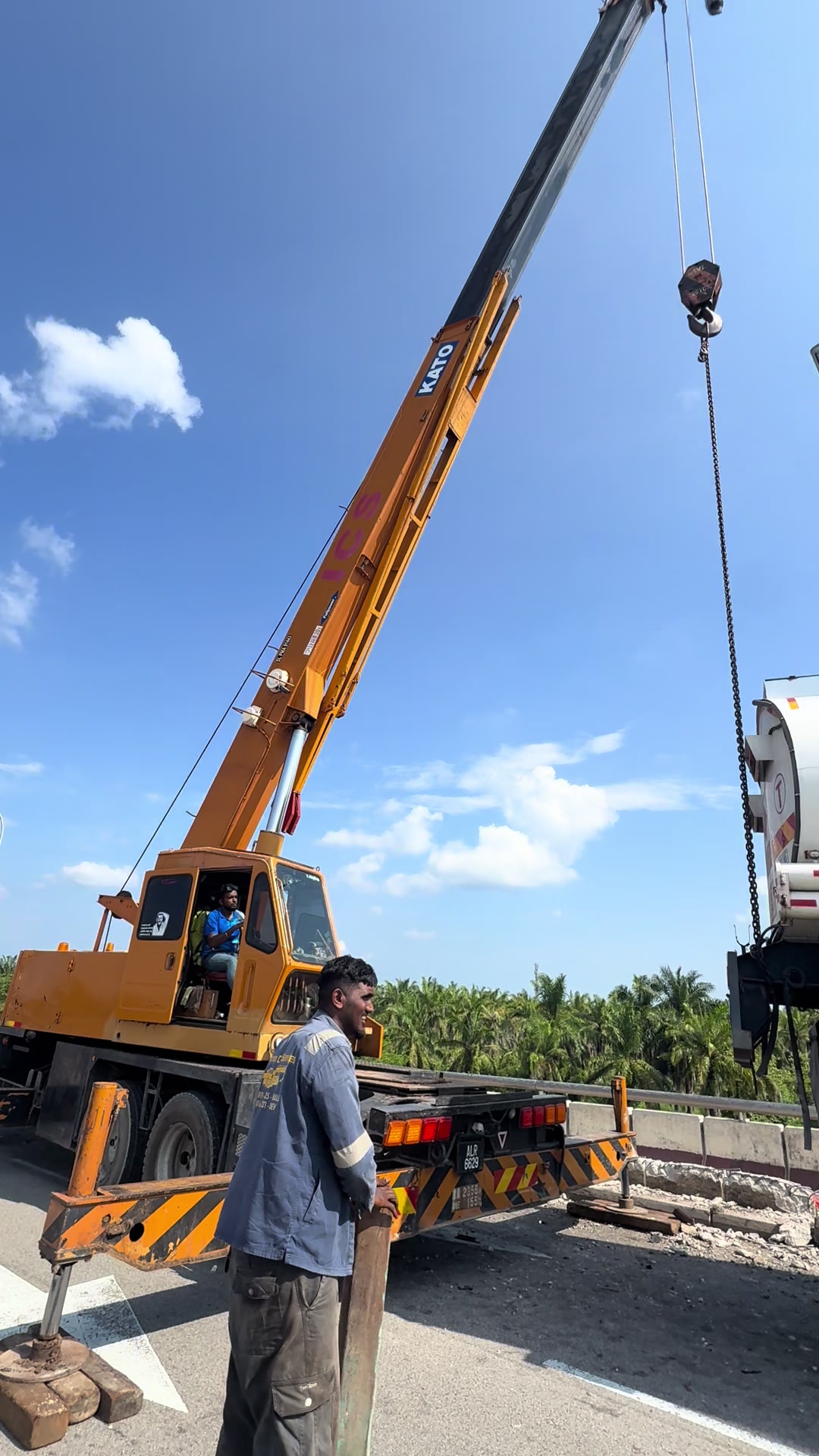 @Intan Crane service( ICS)