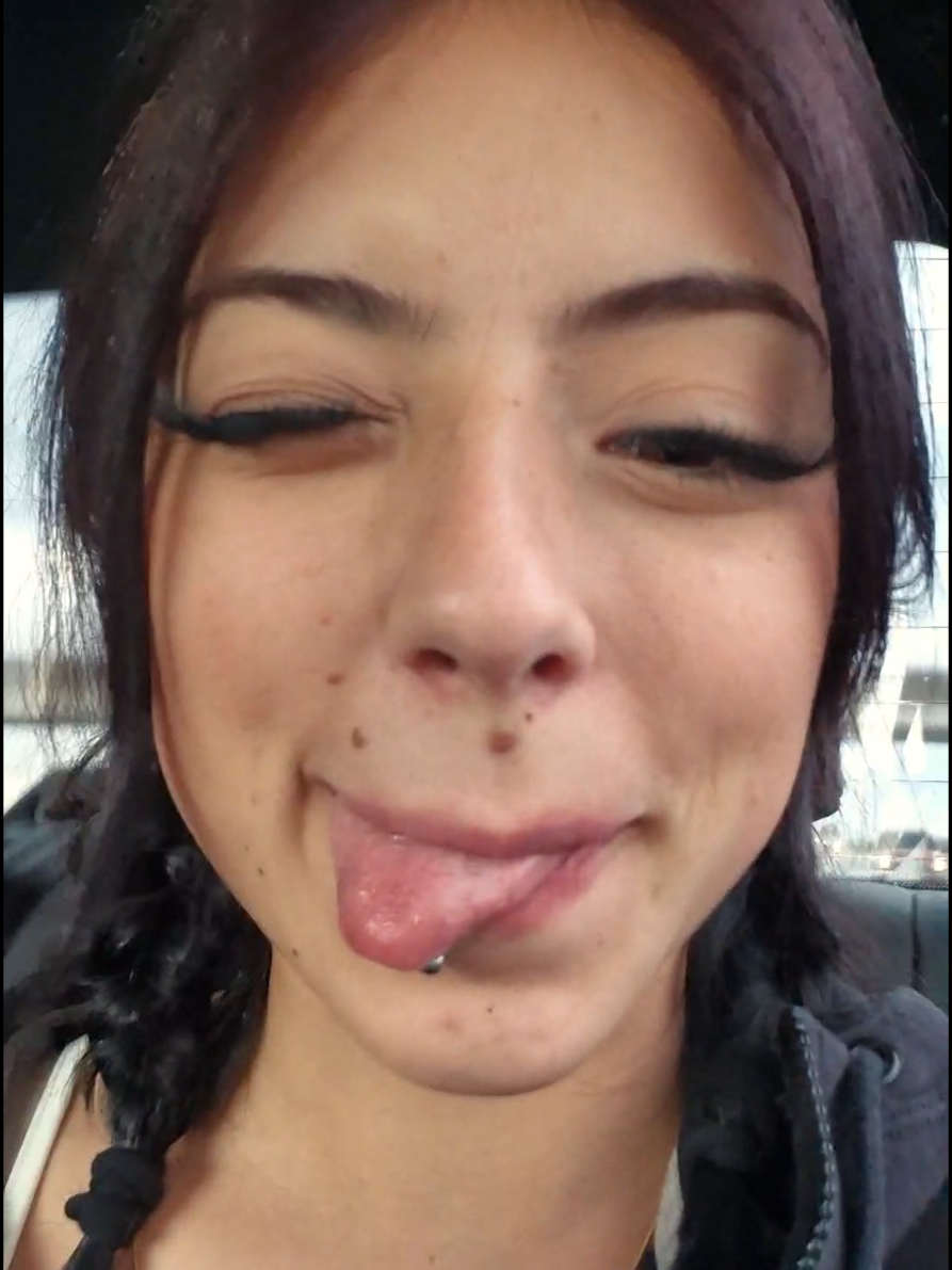 @zoeeakinito