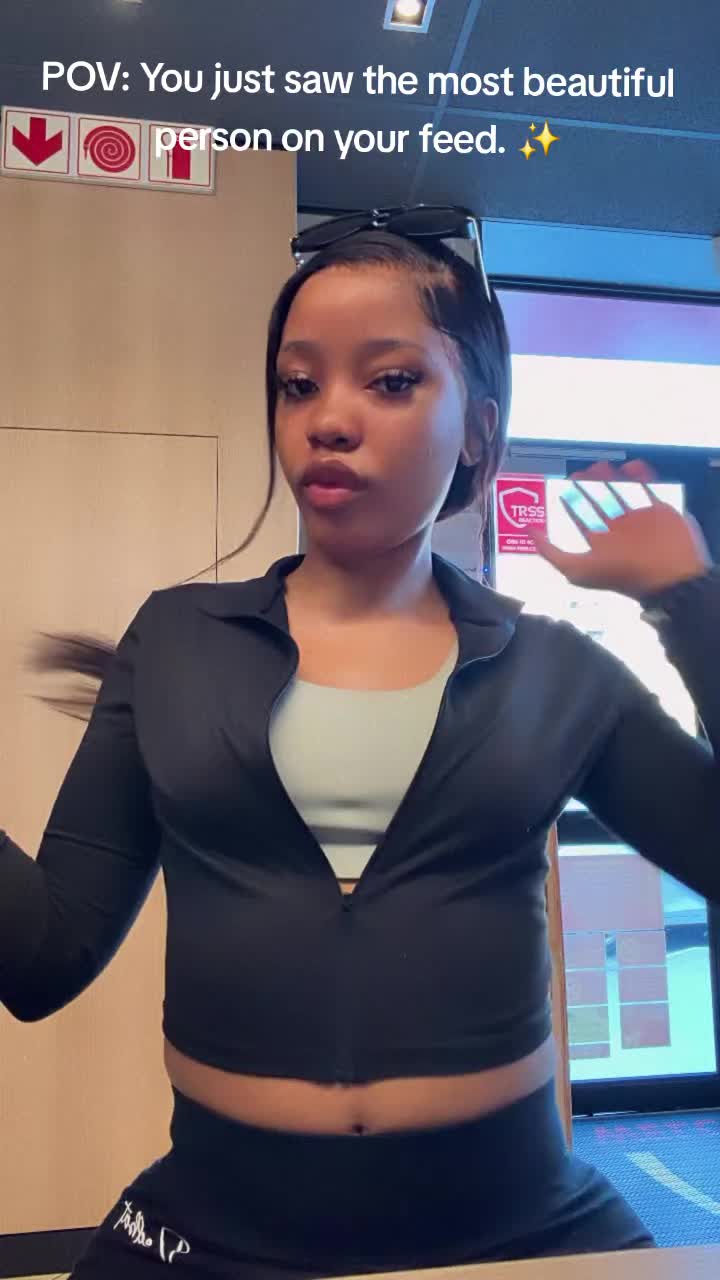 @THE TRENDING LIBRARY ⏏️📈📖
