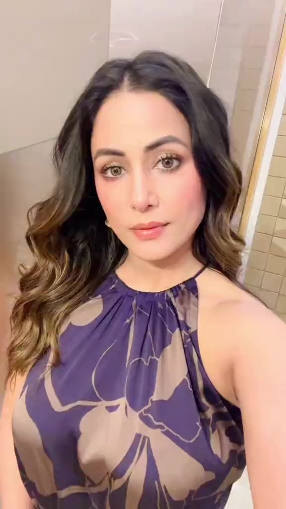 @Hina Khan 💎