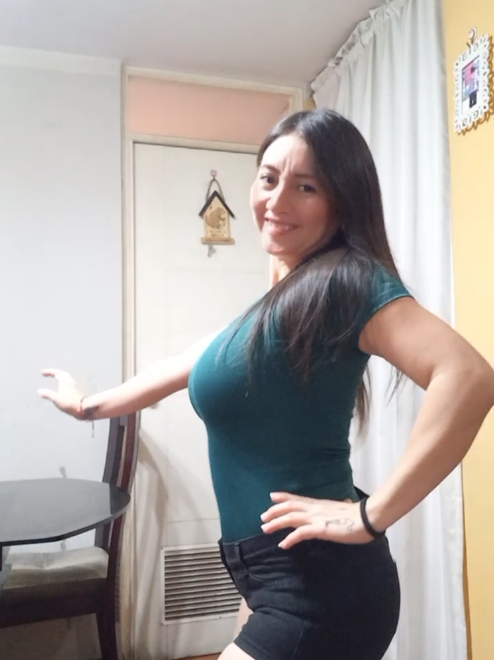 @Raquel Gonzales 🧛🏻♀️