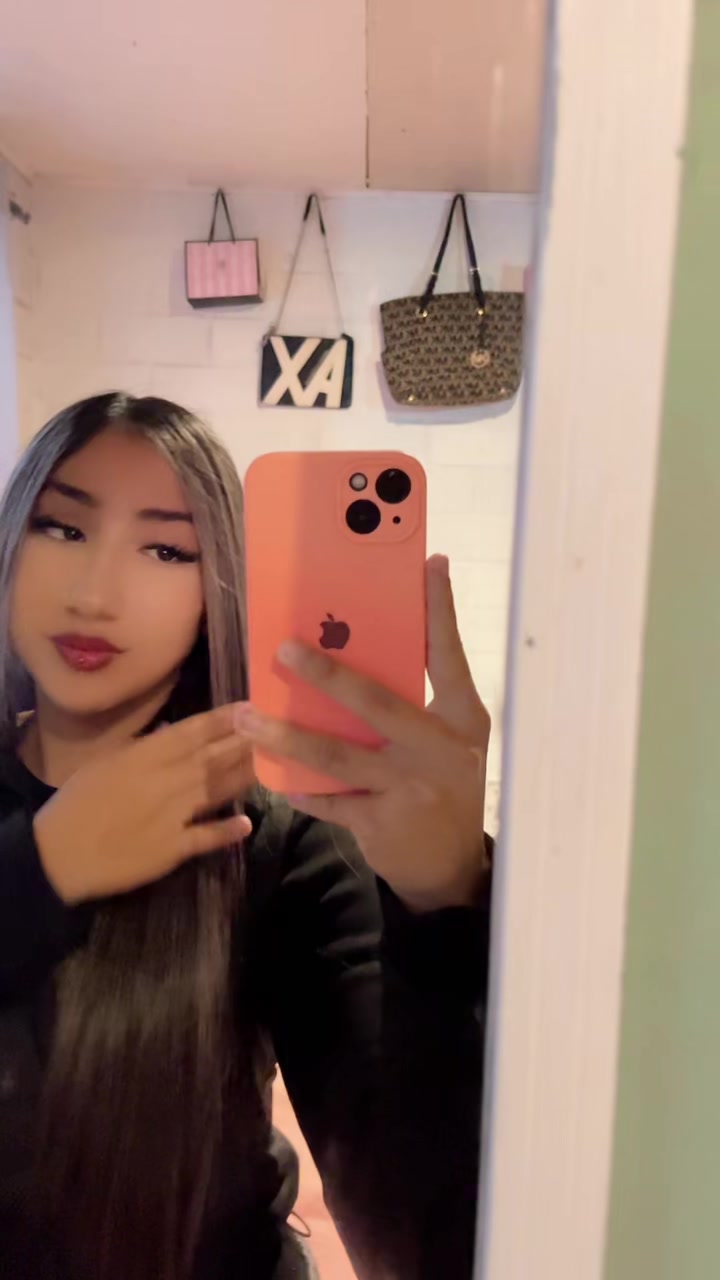 @𝒜𝓃𝓉𝑜𝓃𝑒𝓁𝓁𝒶 ✨