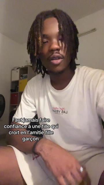 @𝐌𝐎𝐋𝐋𝐄𝐘
