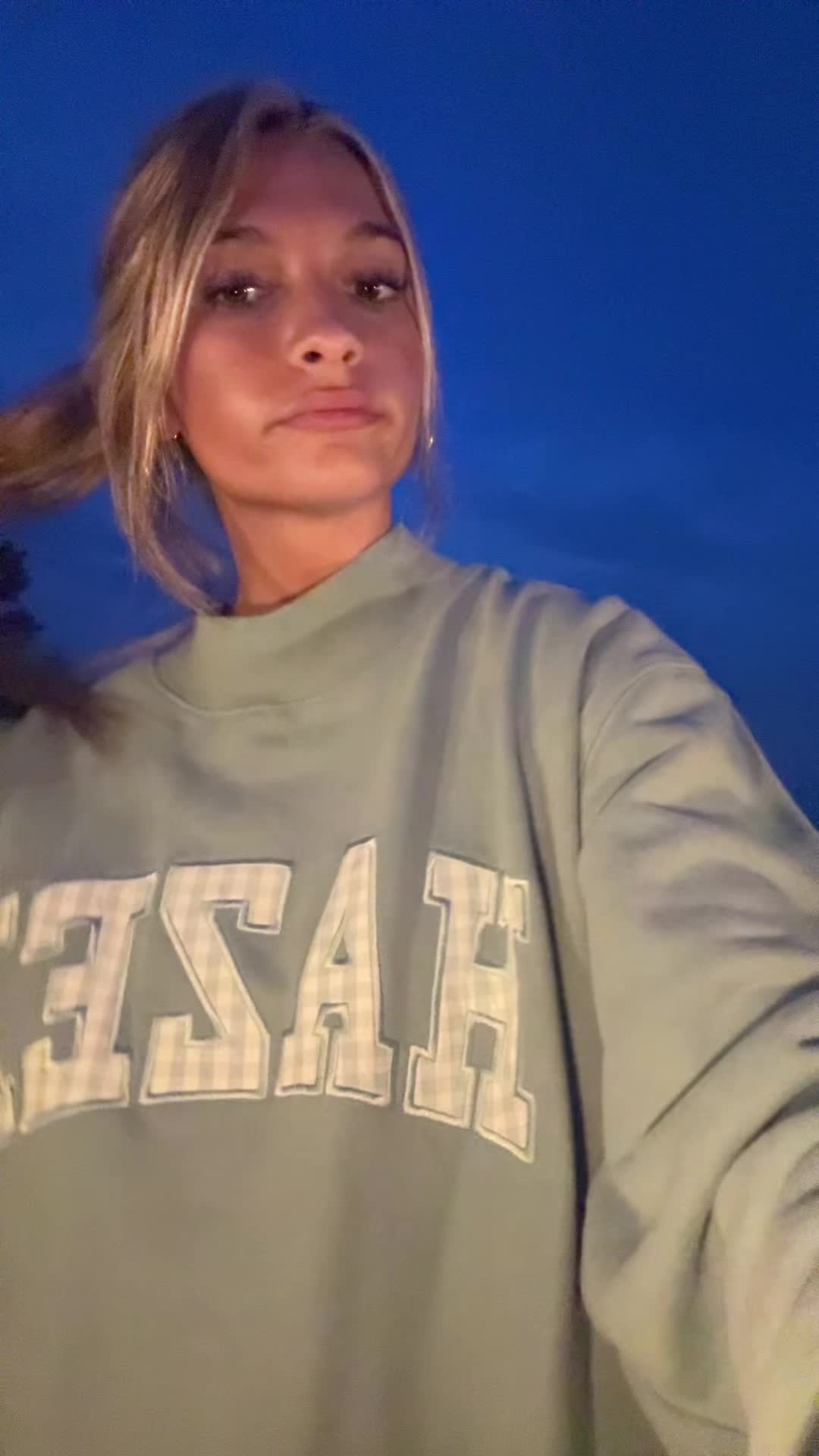 @👾