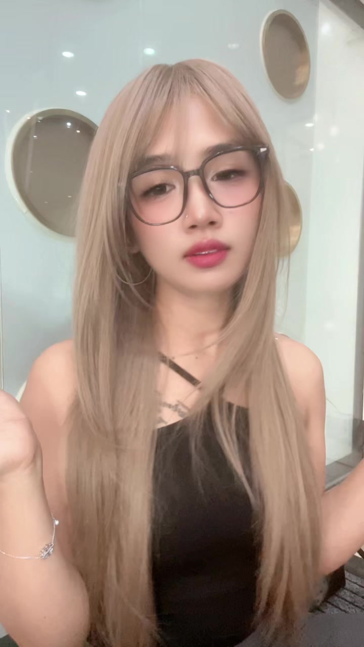 @👑𝙌𝙐𝙀𝙀𝙉𝙇𝙔👑