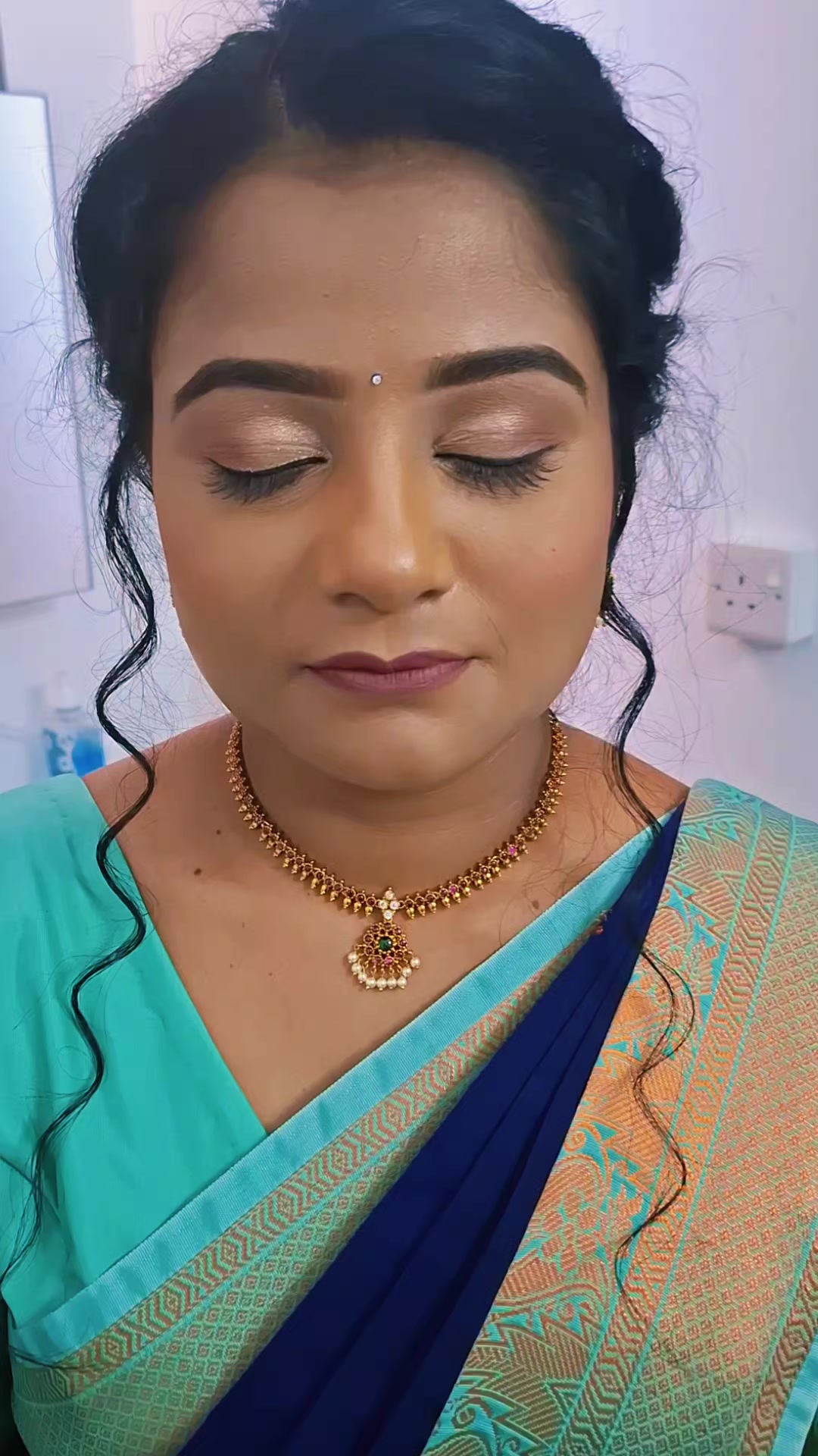 @Ashna_MUA🦋