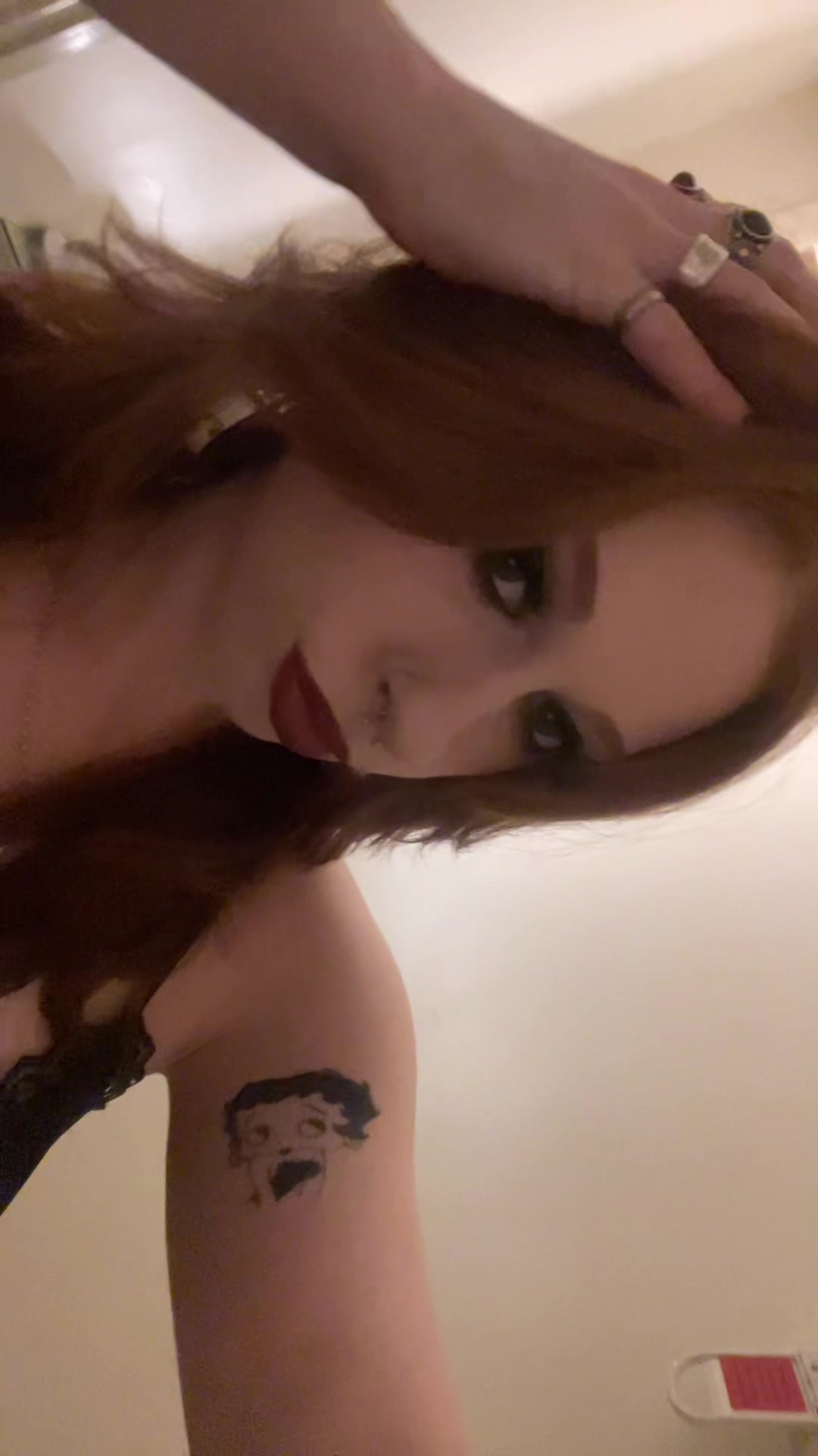 @bella