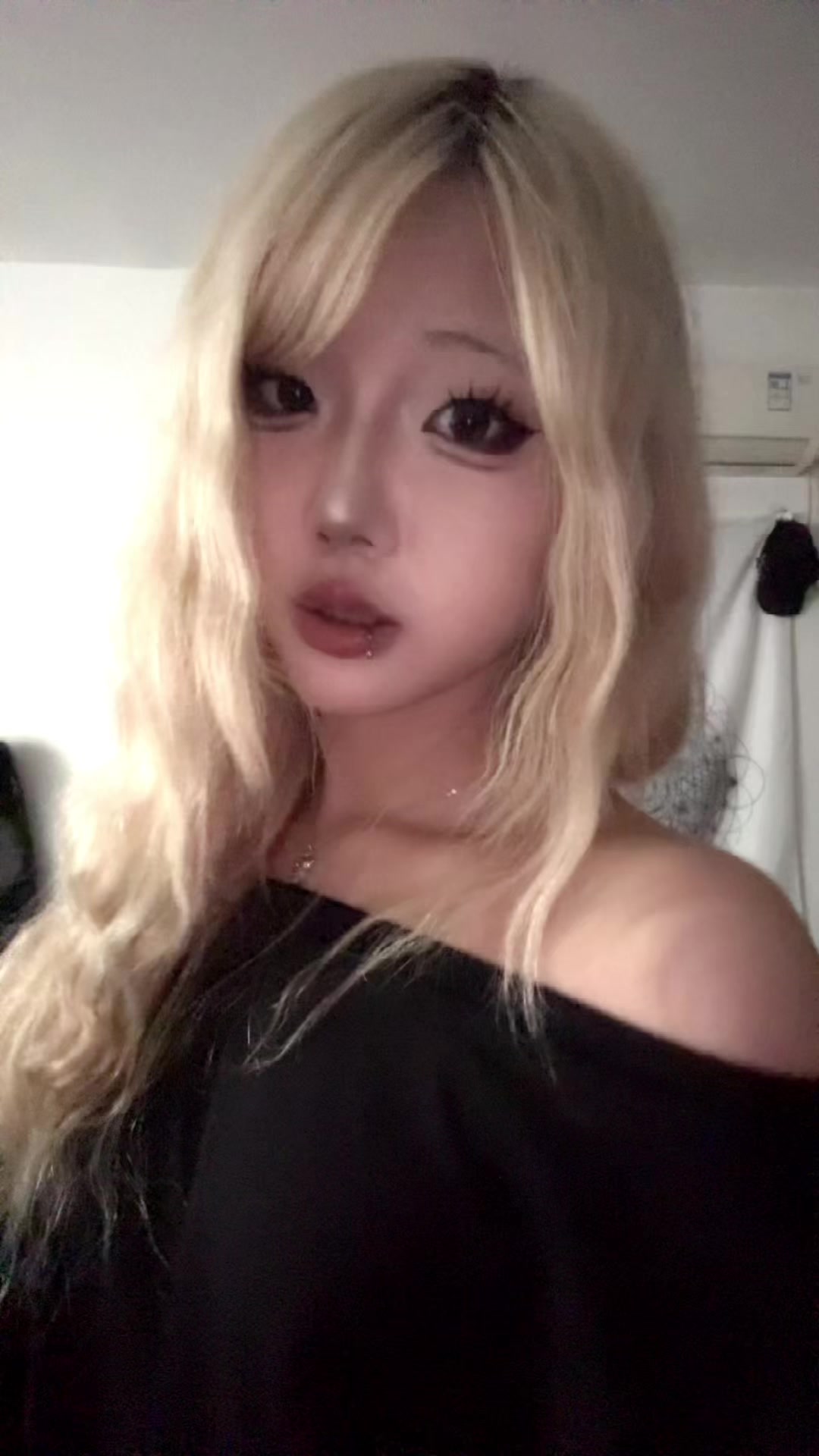 @艾妮可