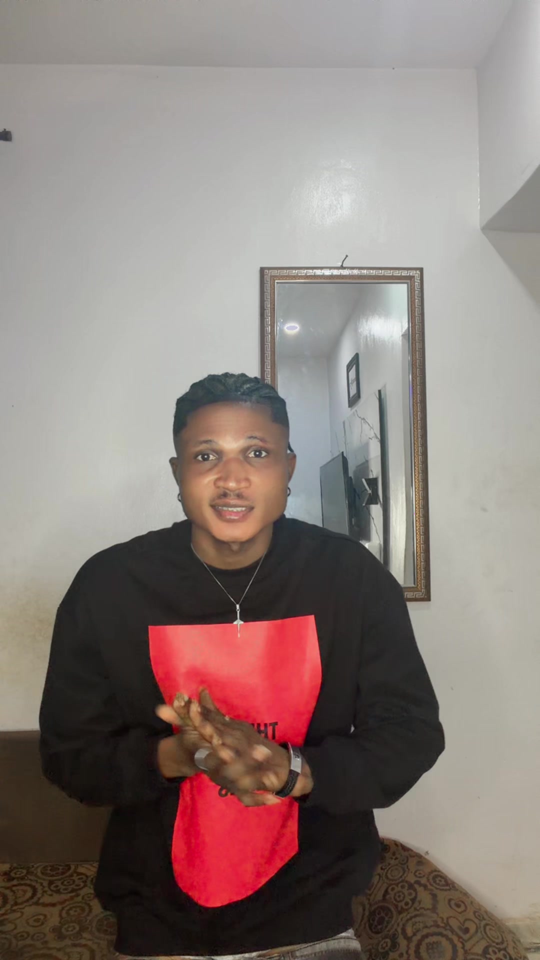 @Mobolaji✌️☮️