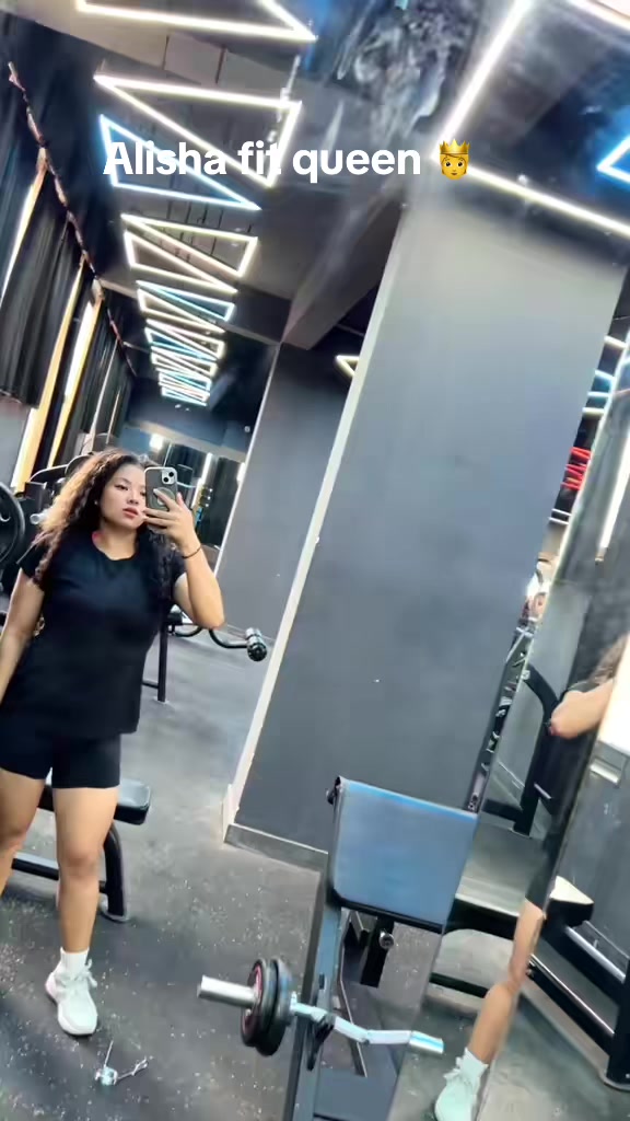 @alisha fit queen👑