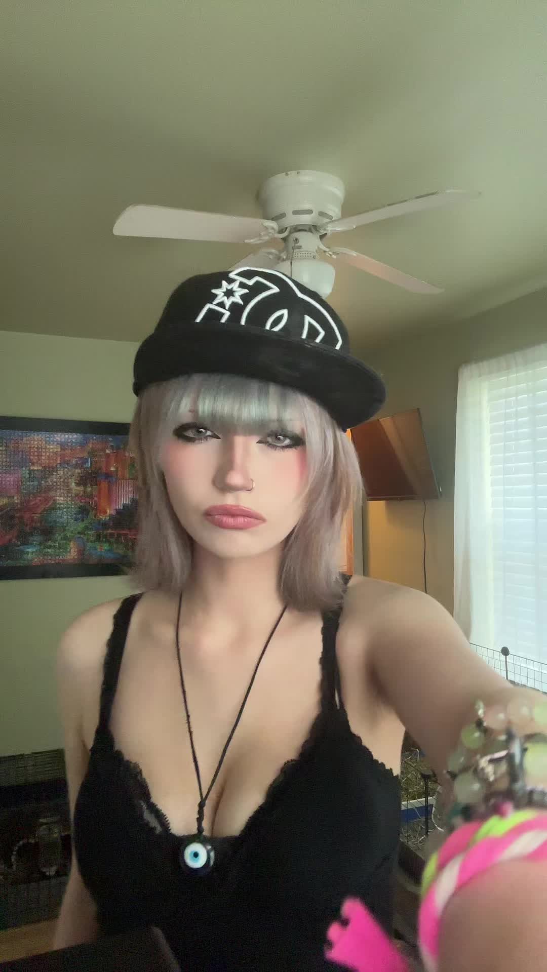 @🧟♀️🍃