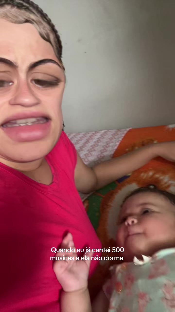 @eujulianasantostrindade_