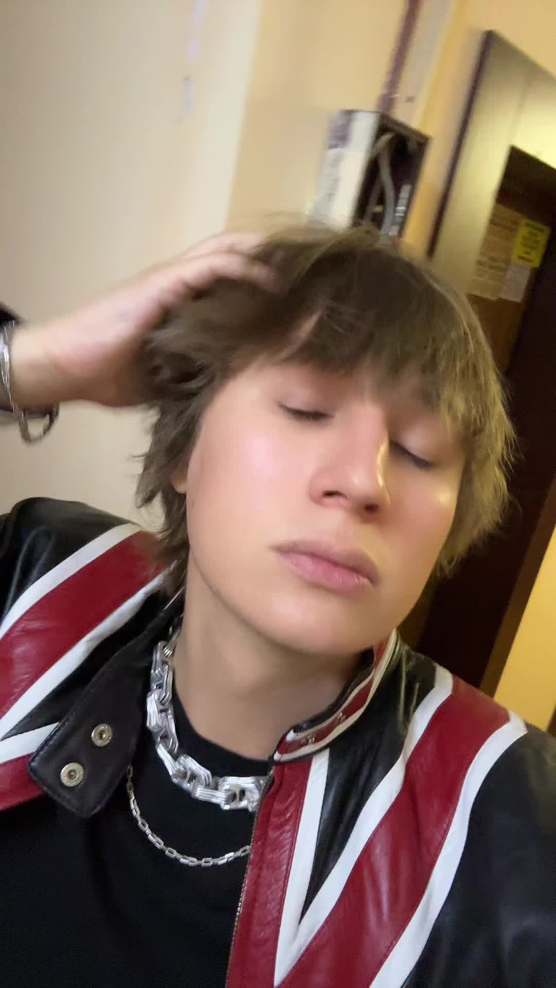 @Белый