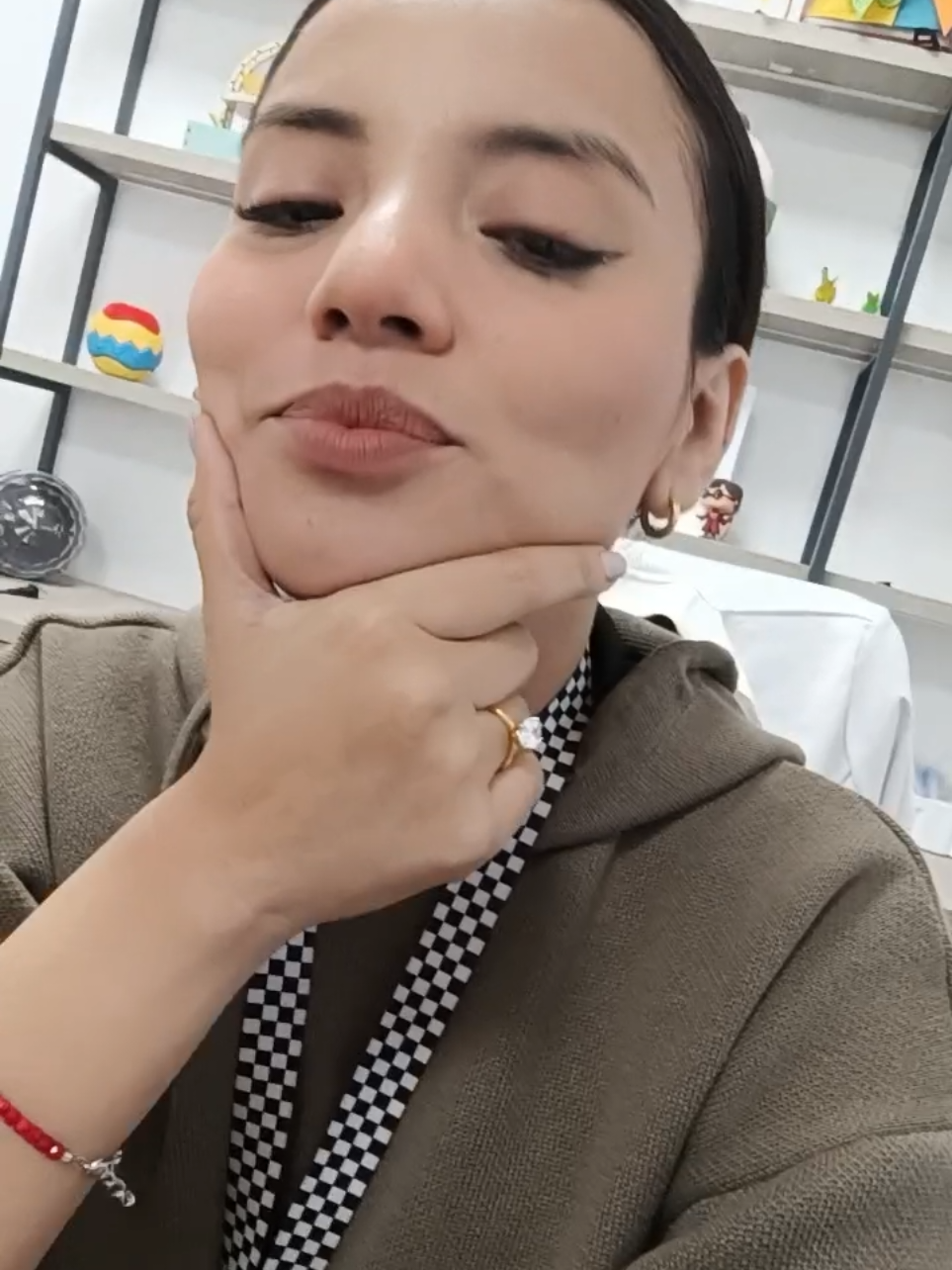 @Vivi Carei