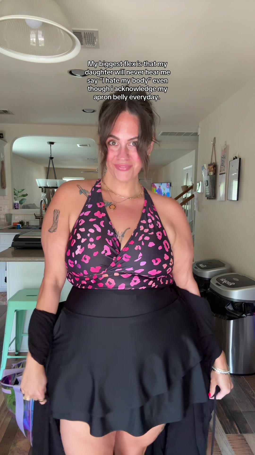 @Lindsey | Apron Belly Girlie🦋
