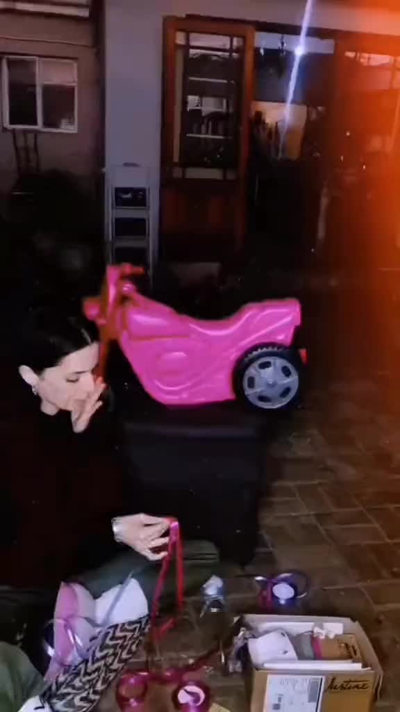 @𝐋𝐀𝐔𝐑𝐄𝐍 𝐏𝐑𝐎𝐕𝐀𝐍