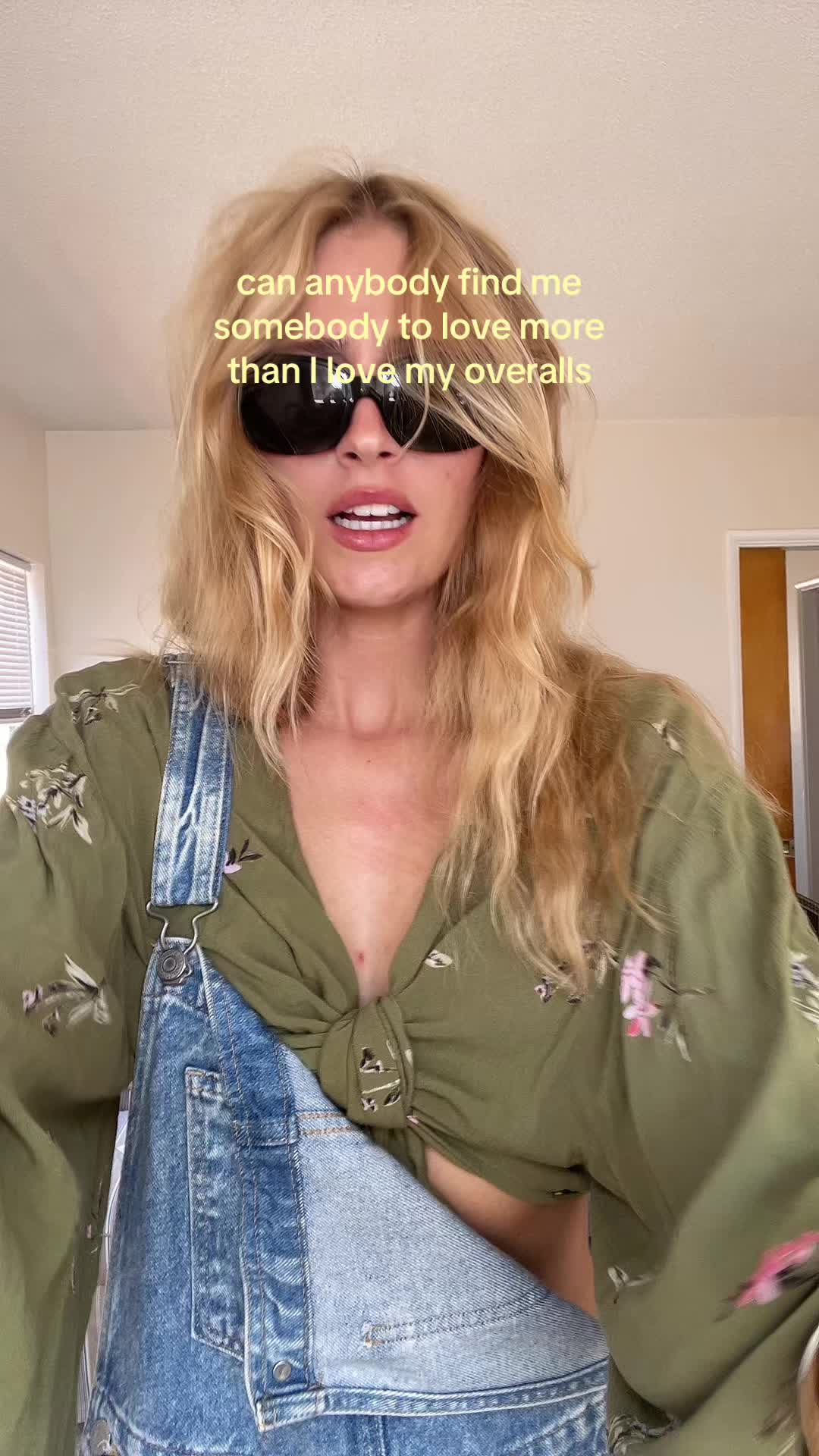 @kelseykinch