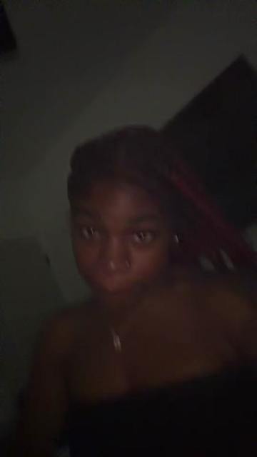 @👩🏾&zwj;❤️&zwj;💋&zwj;👩🏽