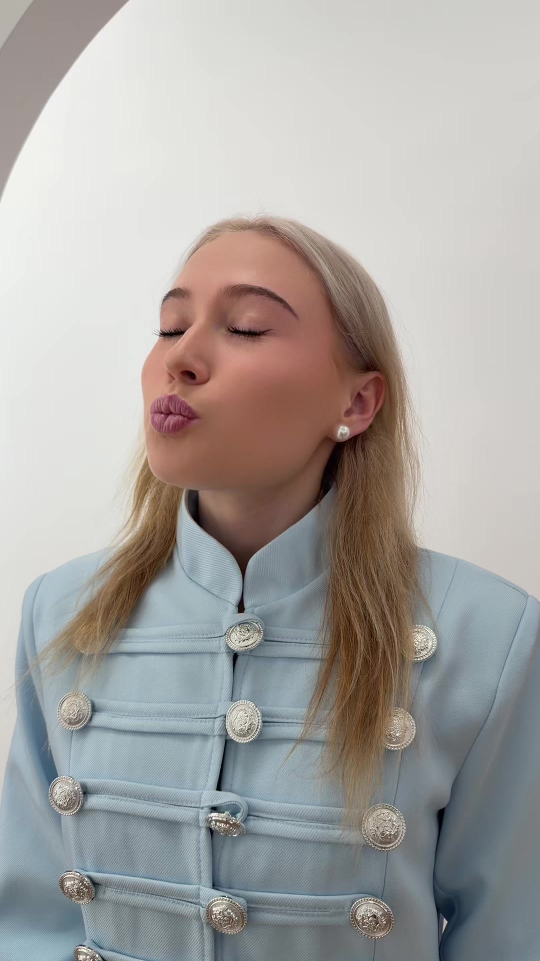@KAMILLA BAZGANOVA🦋