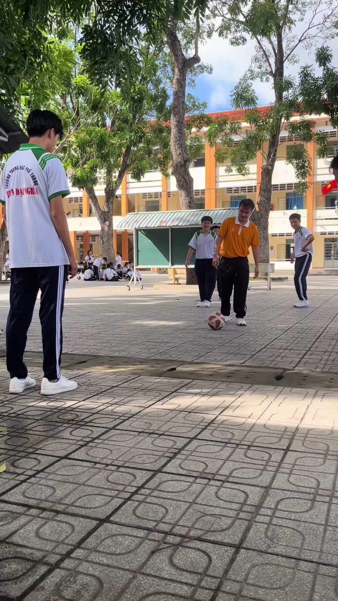 @Thầy Tân Sports
