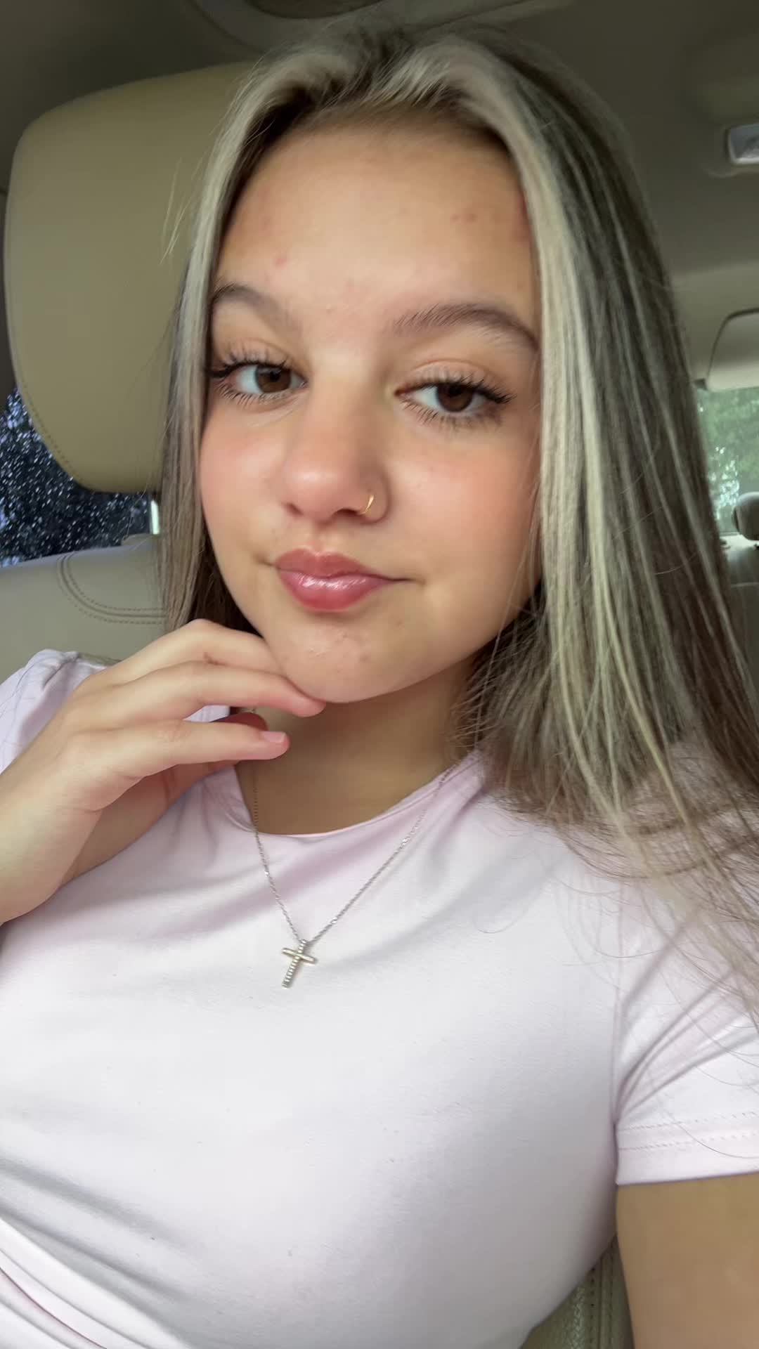 @anjelinarioss