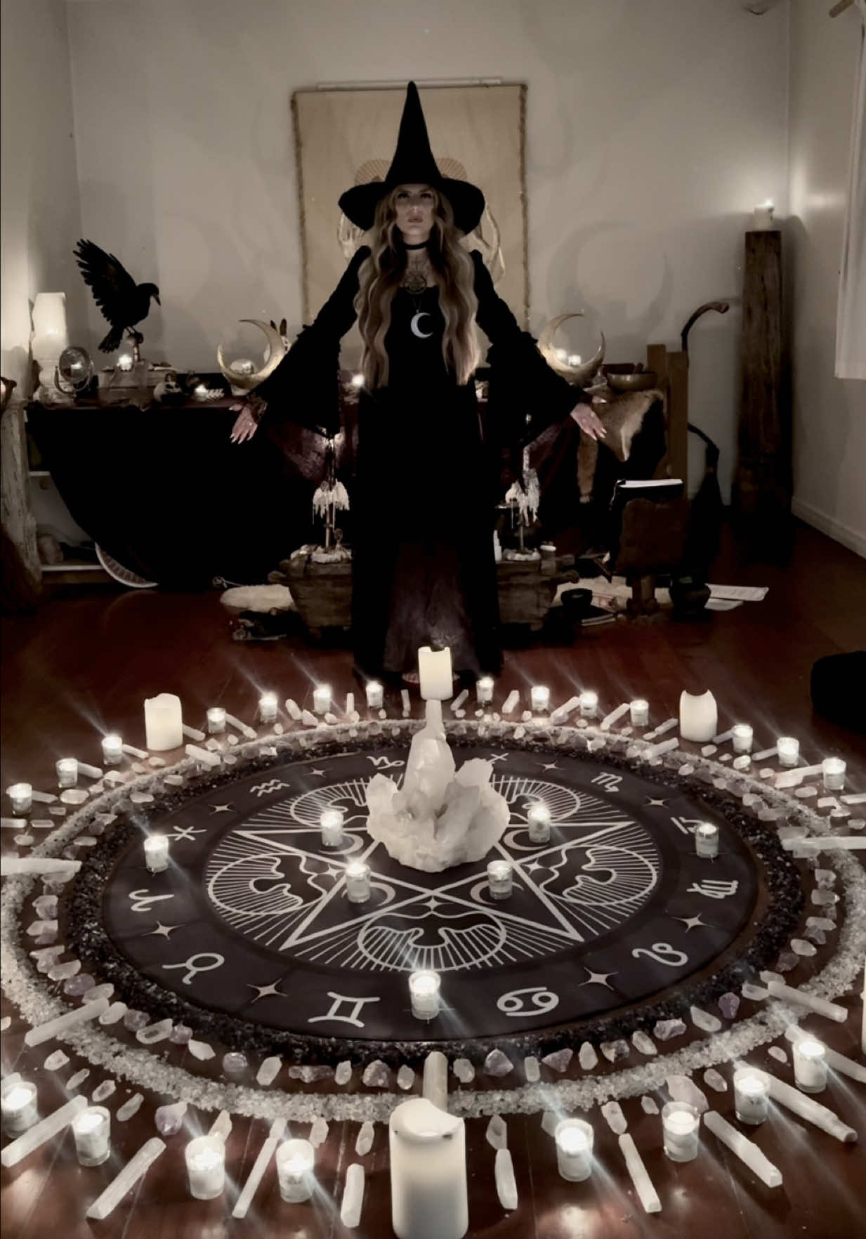 @Stella🔮 Witch of the Moon 🌙
