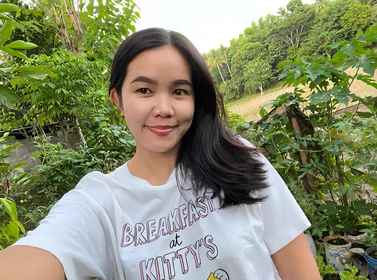 @A M B I E ✨👩&zwj;🏫