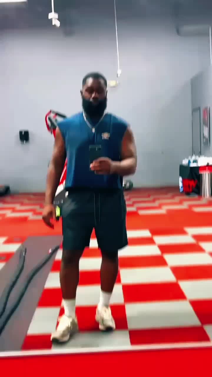 @AhkyBugotti