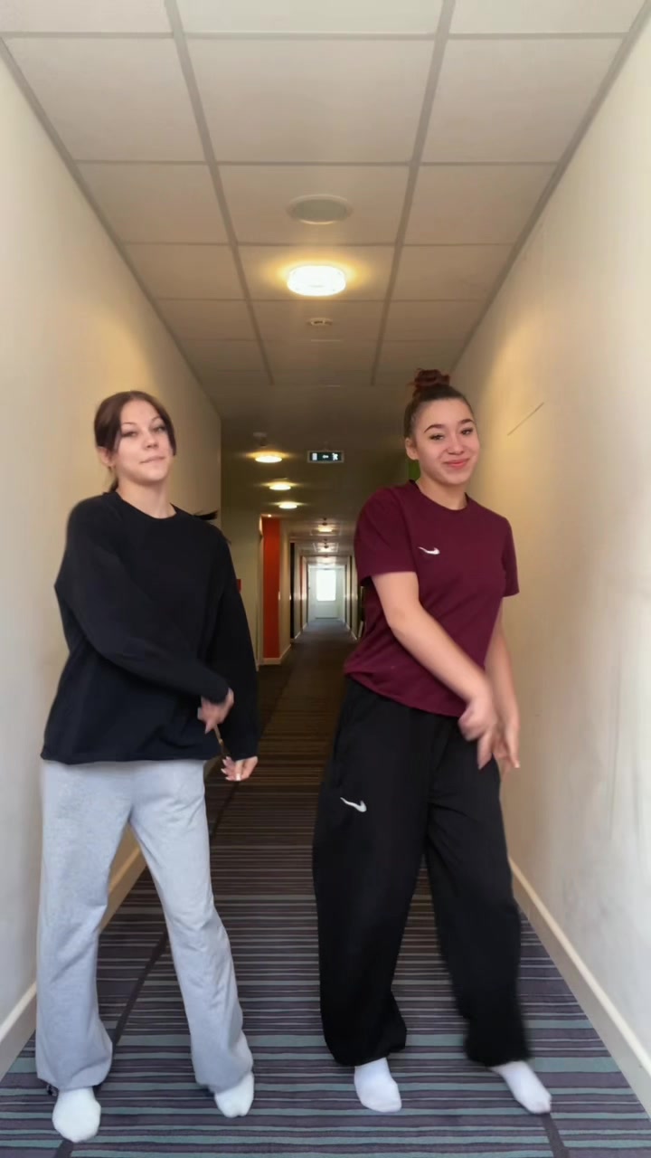 @Евчик🧸