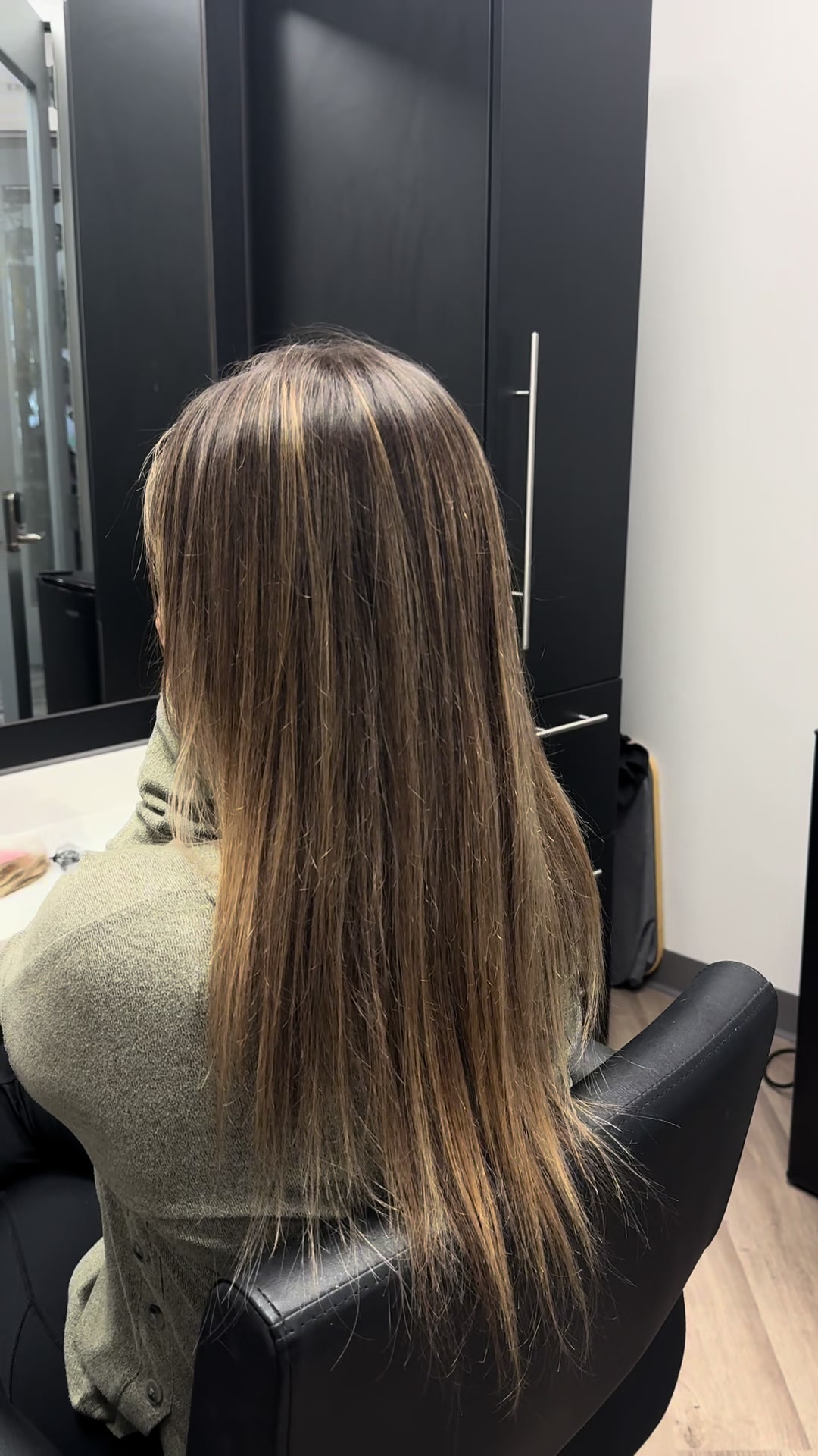 @V | Hairstylist ✂️