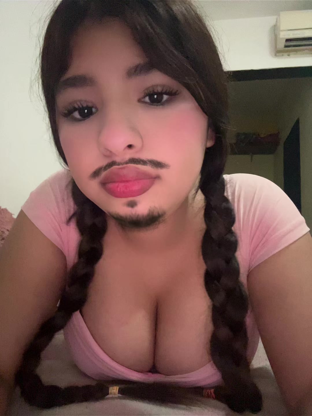 @𝓿𝓲𝓪𝓷𝓮𝔂💗