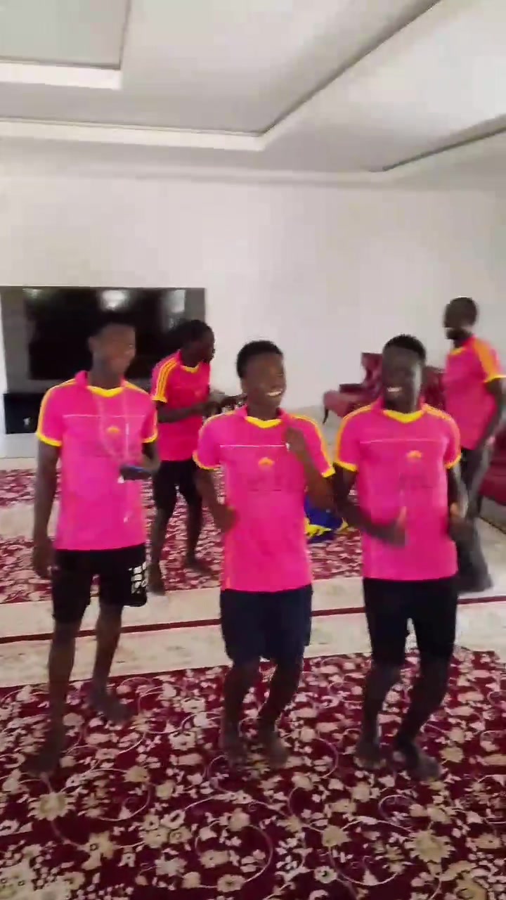 @itz bolomson footballer