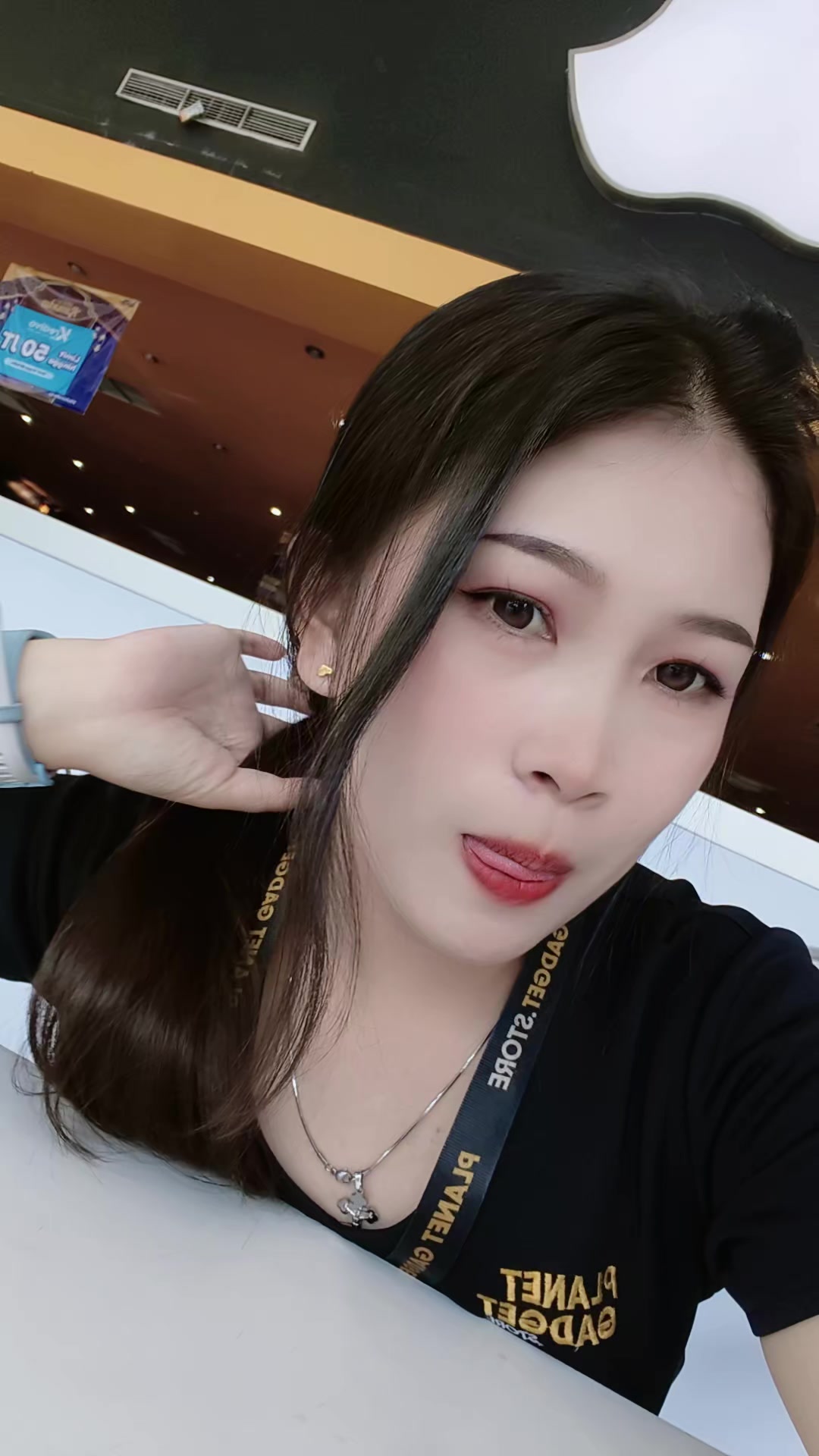 @Jeenayy
